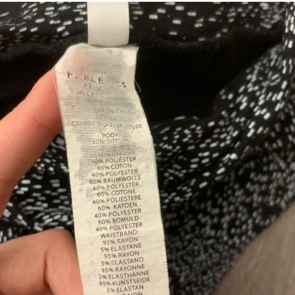 Fabletics Hamilton Capri Foldover Sweatpants Blac… - image 8